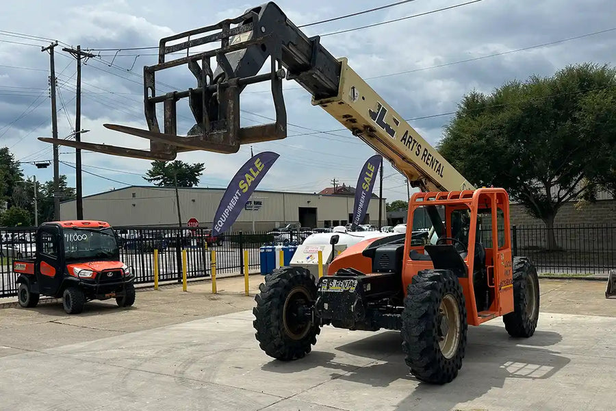 Telescopic Forklift 6,000 lb 42 ft