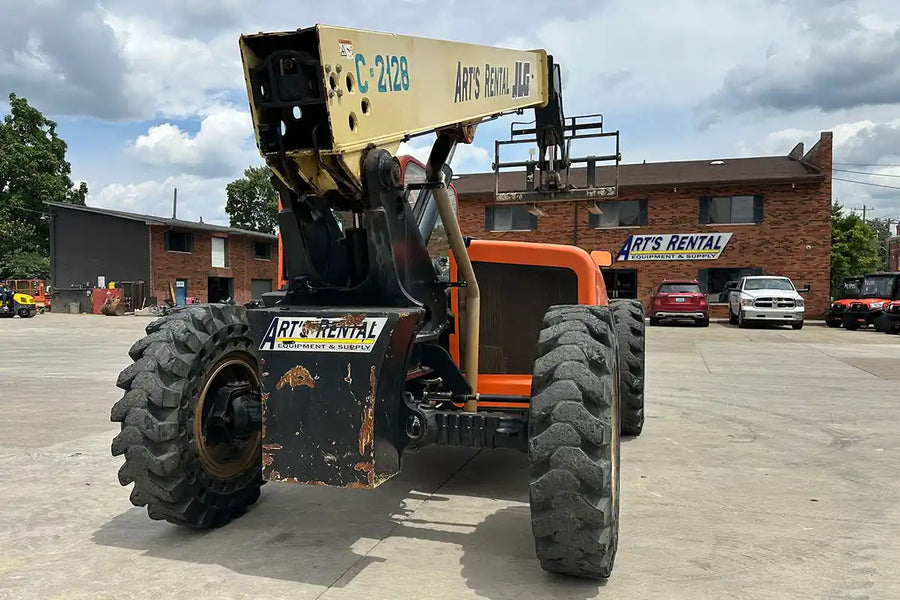 Telescopic Forklift 6,000 lb 42 ft