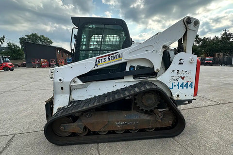 Skid Steer Loader T870 with Cab, Rubber Track