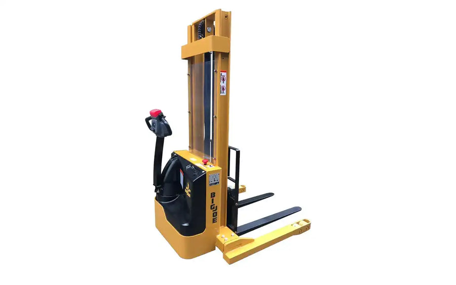 Big Joe PDS30-157 straddle stacker